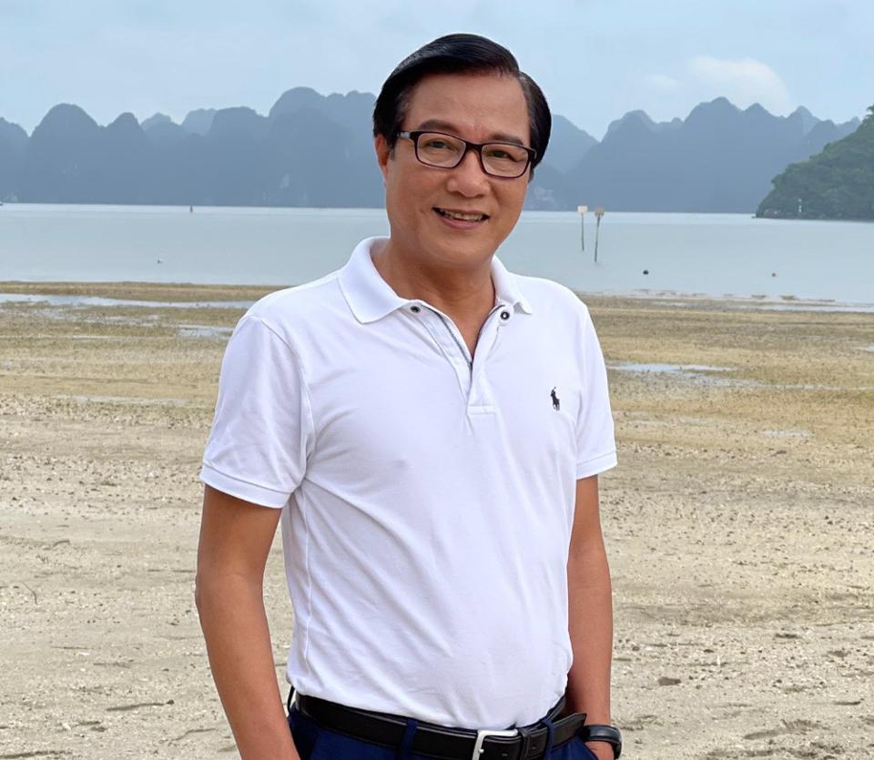NSND Trọng Trinh trong một chuyến đi ghi hình